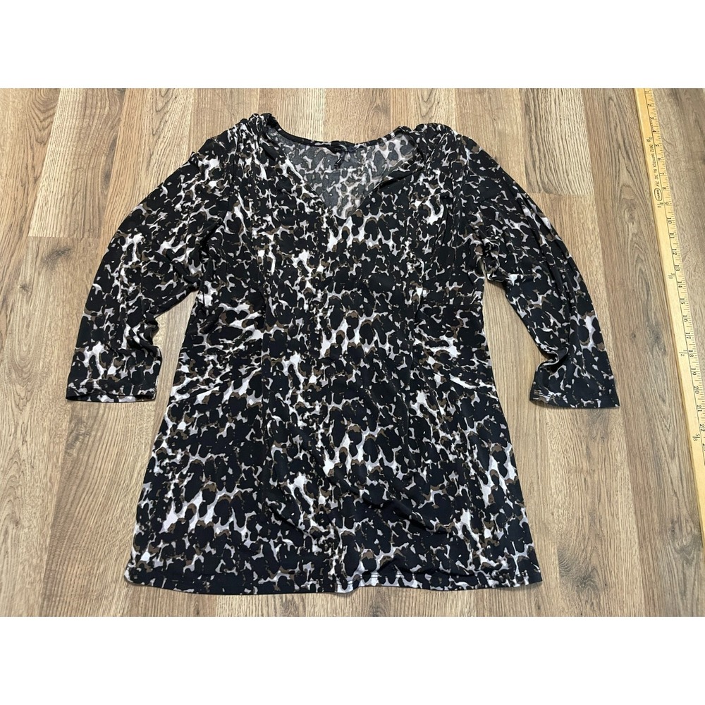 Daisy Fuentes Shirt, Women's Size Large, Cheetah Print, Long Sleeve, V-neck